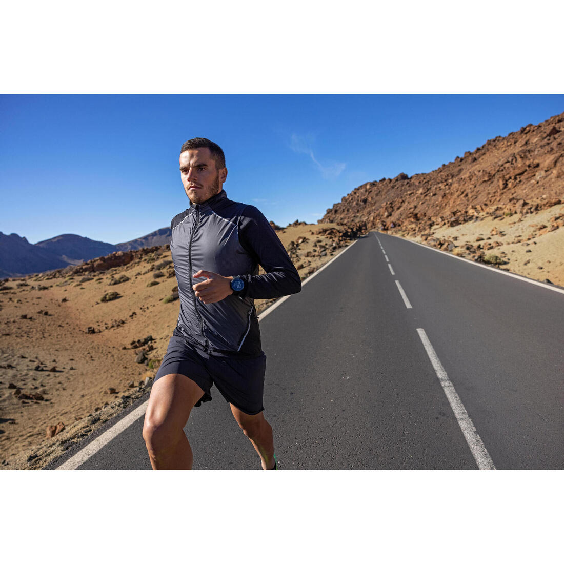 Veste coupe vent sans manche de running homme - KIPRUN Run 900 noire