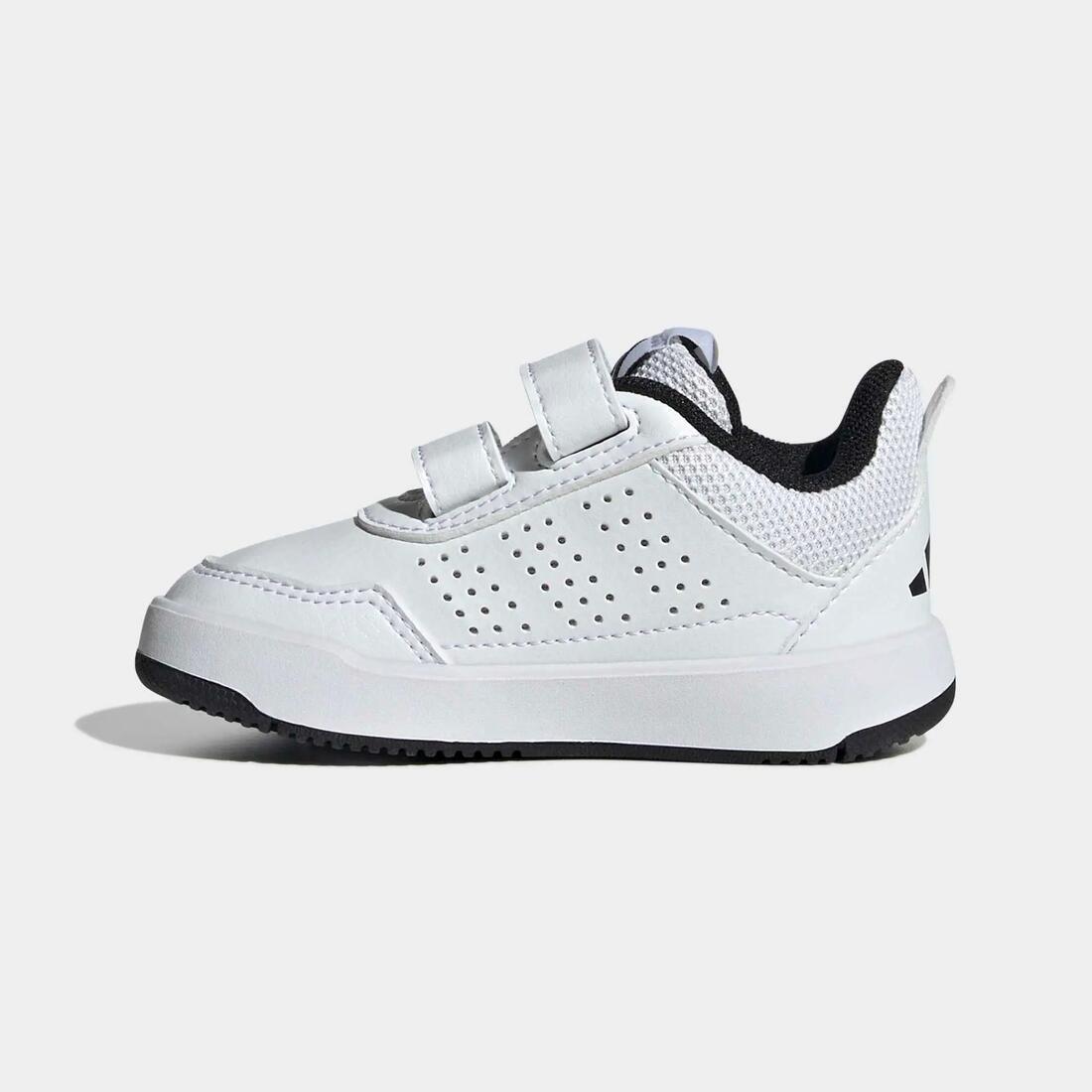 Chaussure à scratch bébé