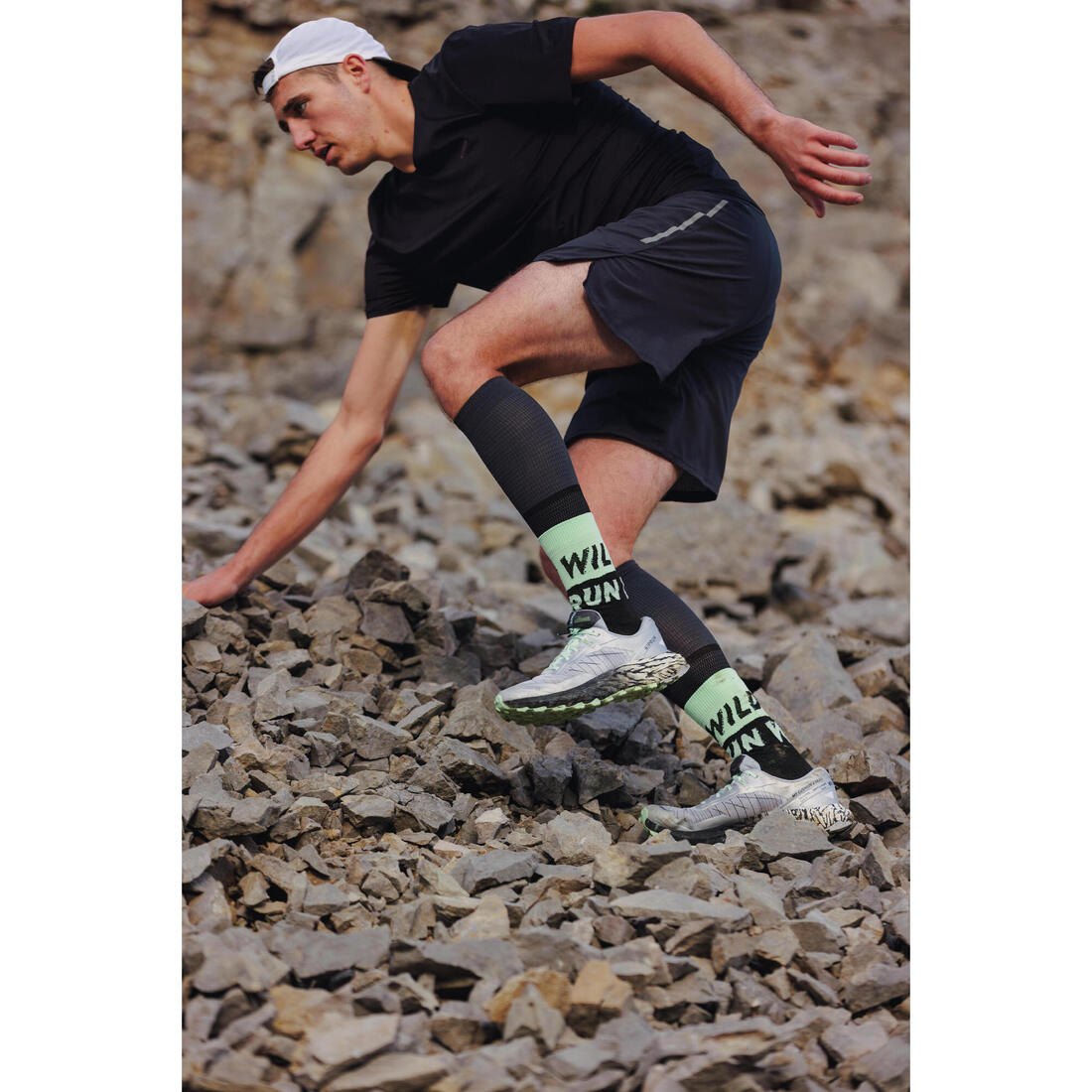 Manchon de compression running KIPRUN 500 noirs
