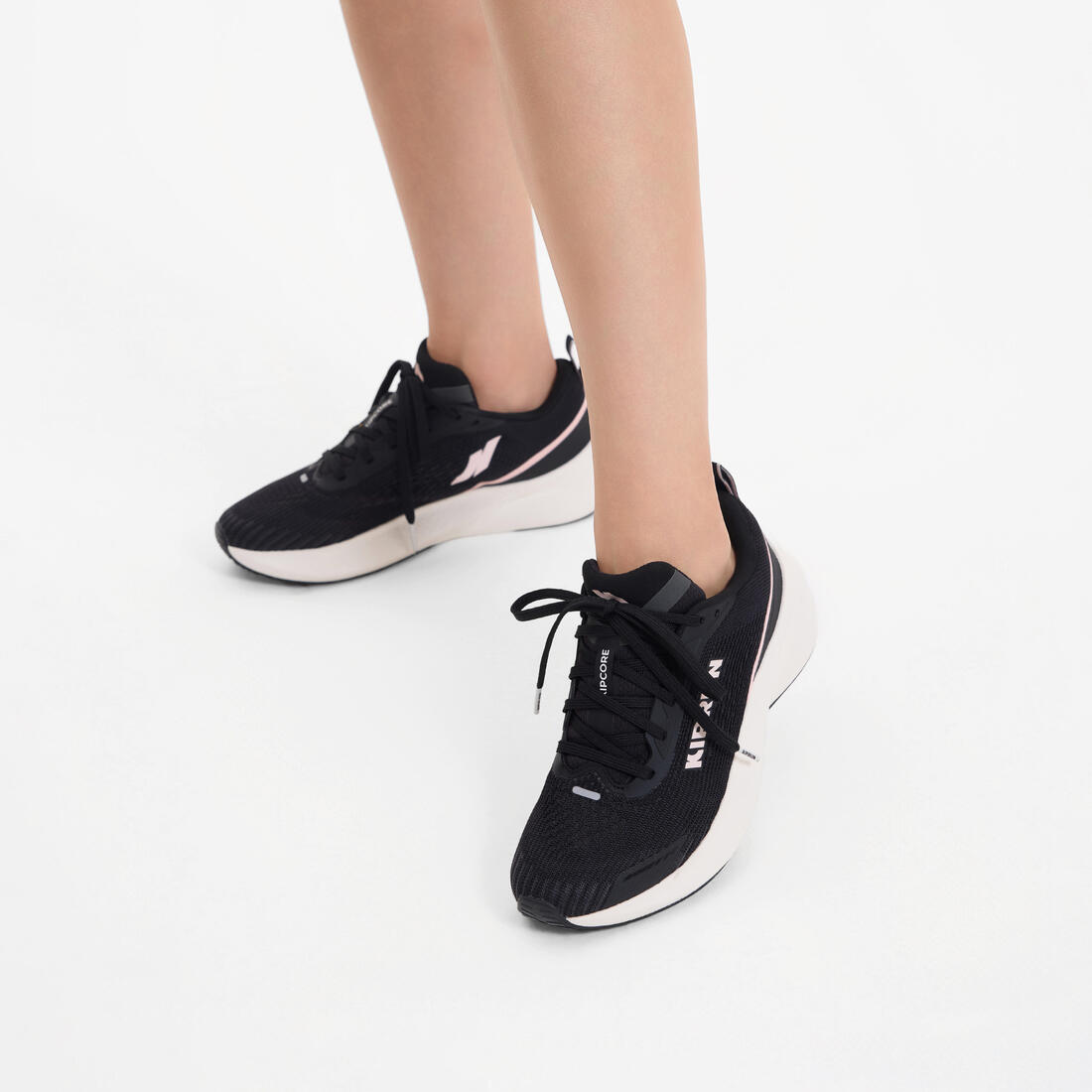 Chaussures de Running Femme, Kiprun Kipcore blanche