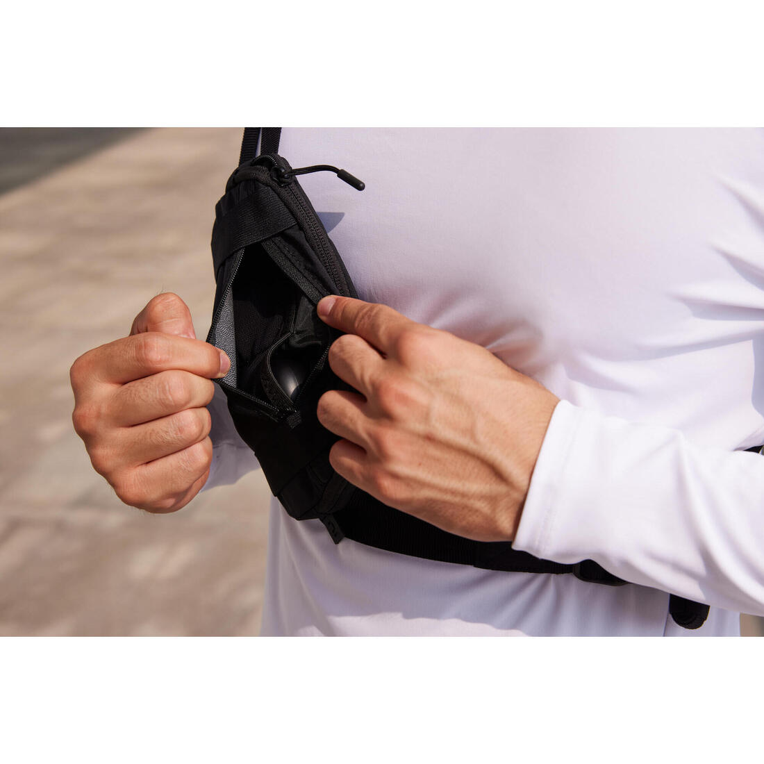 Sac running 2 positions Homme Femme- KIPRUN 0,5 L