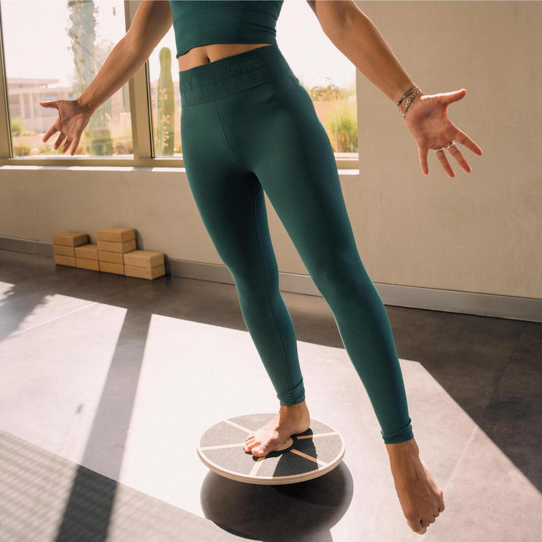 Planche d'équilibre de fitness en bois, noir