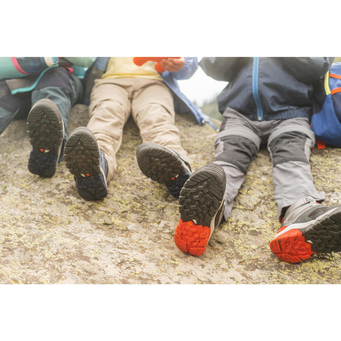 Chaussures imperméables de randonnée -CROSSROCK MID grises- enfant 28 AU 34