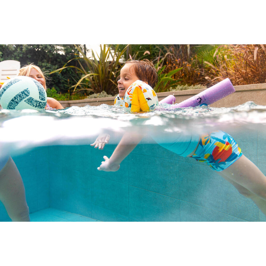 Boxer de bain bébé / enfant bleu imprimé crabes