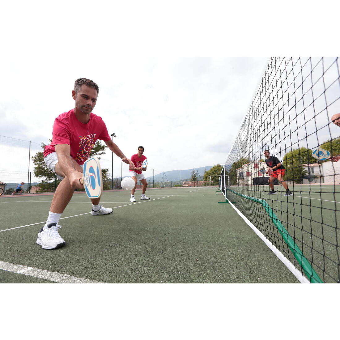 Balle de pickleball blanche