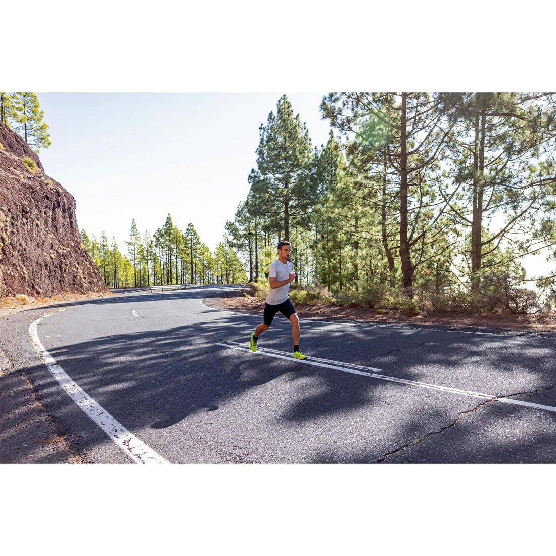 T-SHIRT RUNNING HOMME RESPIRANT KIPRUN SKINCARE