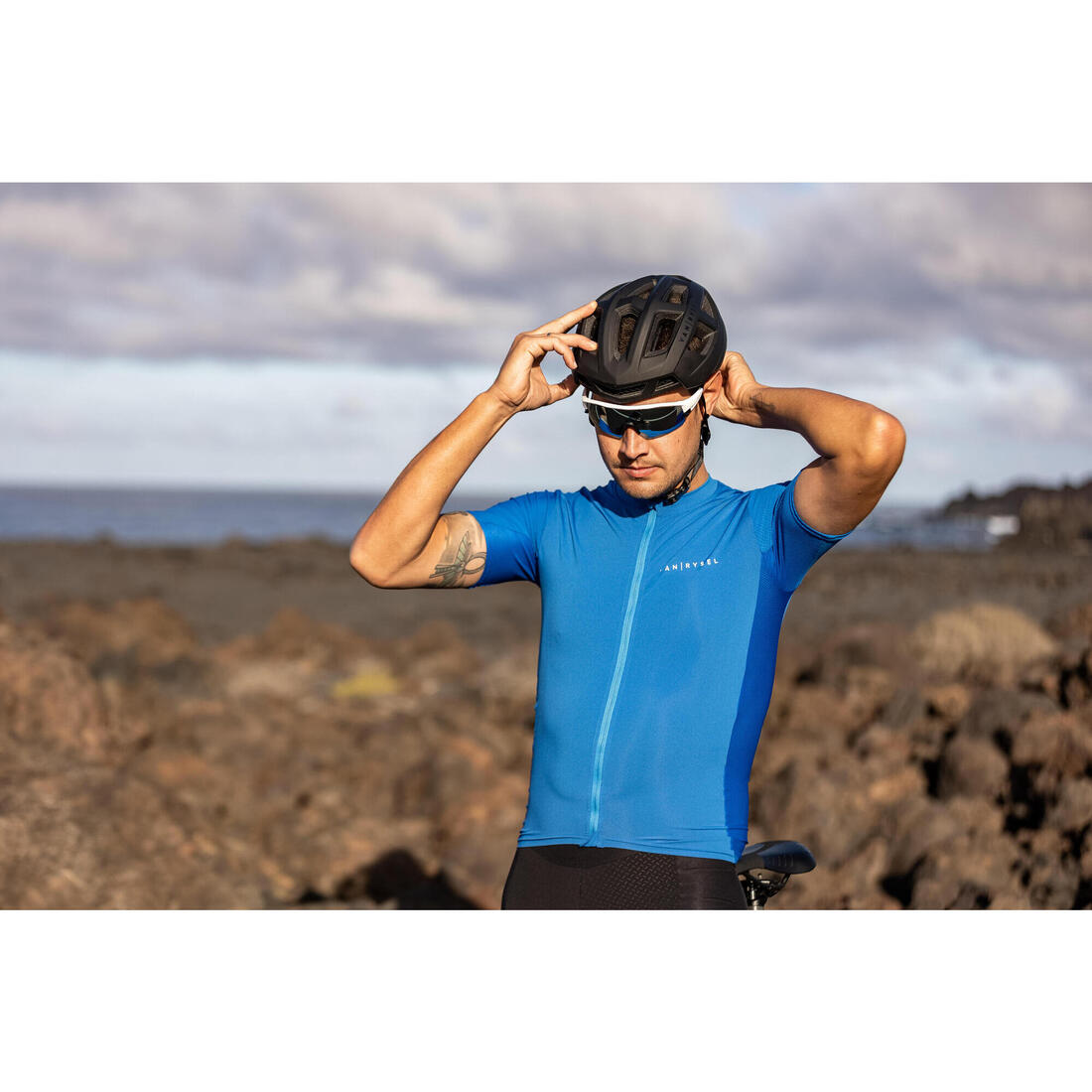 Aerofit 900 Road Cycling Helmet - Black/Yellow