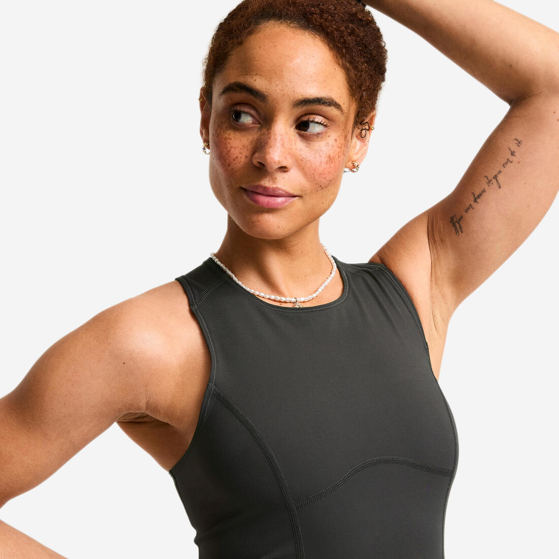 Débardeur de sport court galbant femme foncé