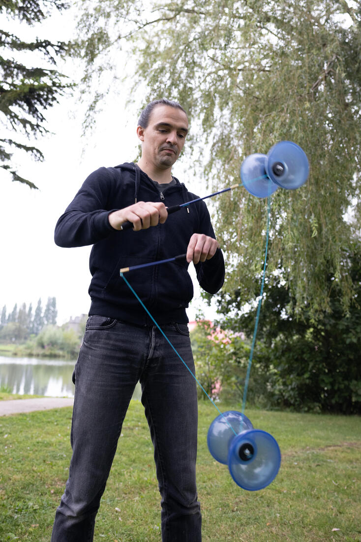 Diabolo 500 bleu à roulement avec baguettes en fibre de verre + sac de transport
