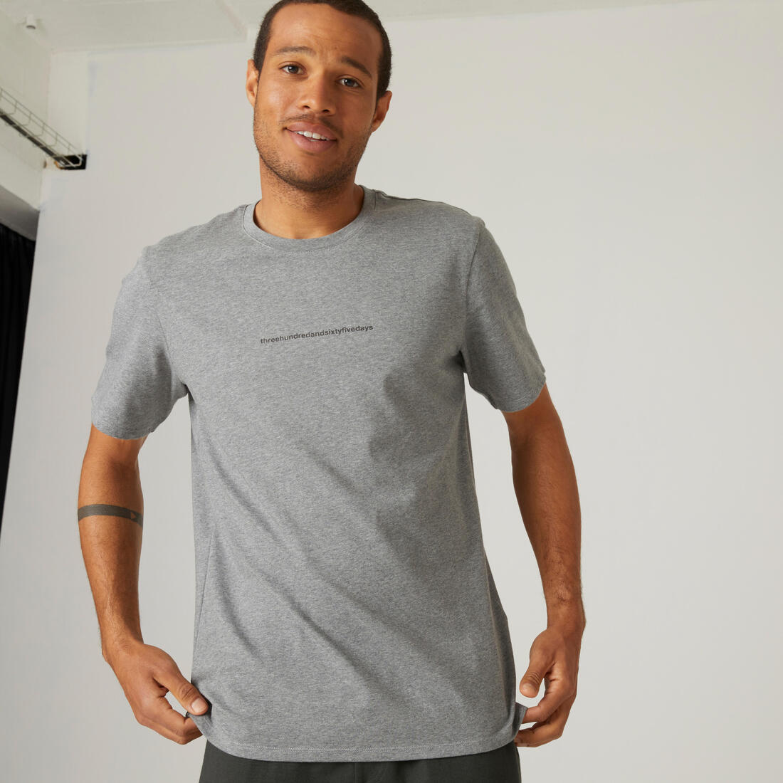 T-shirt fitness manches courtes slim coton col rond homme blanc a imprimé