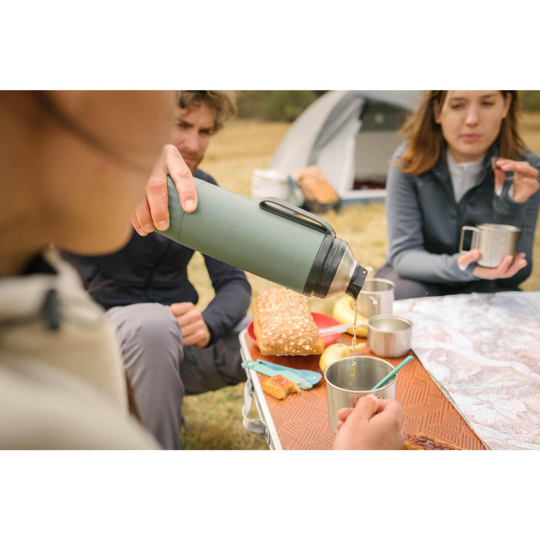 Bouteille inox isotherme avec filtre à thé 1L, de randonnée et camping