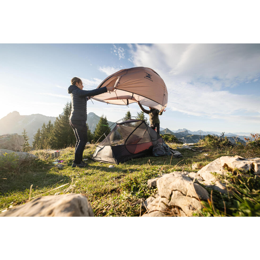 Tente dôme de trekking 2 places, légère et autoportante, MT900
