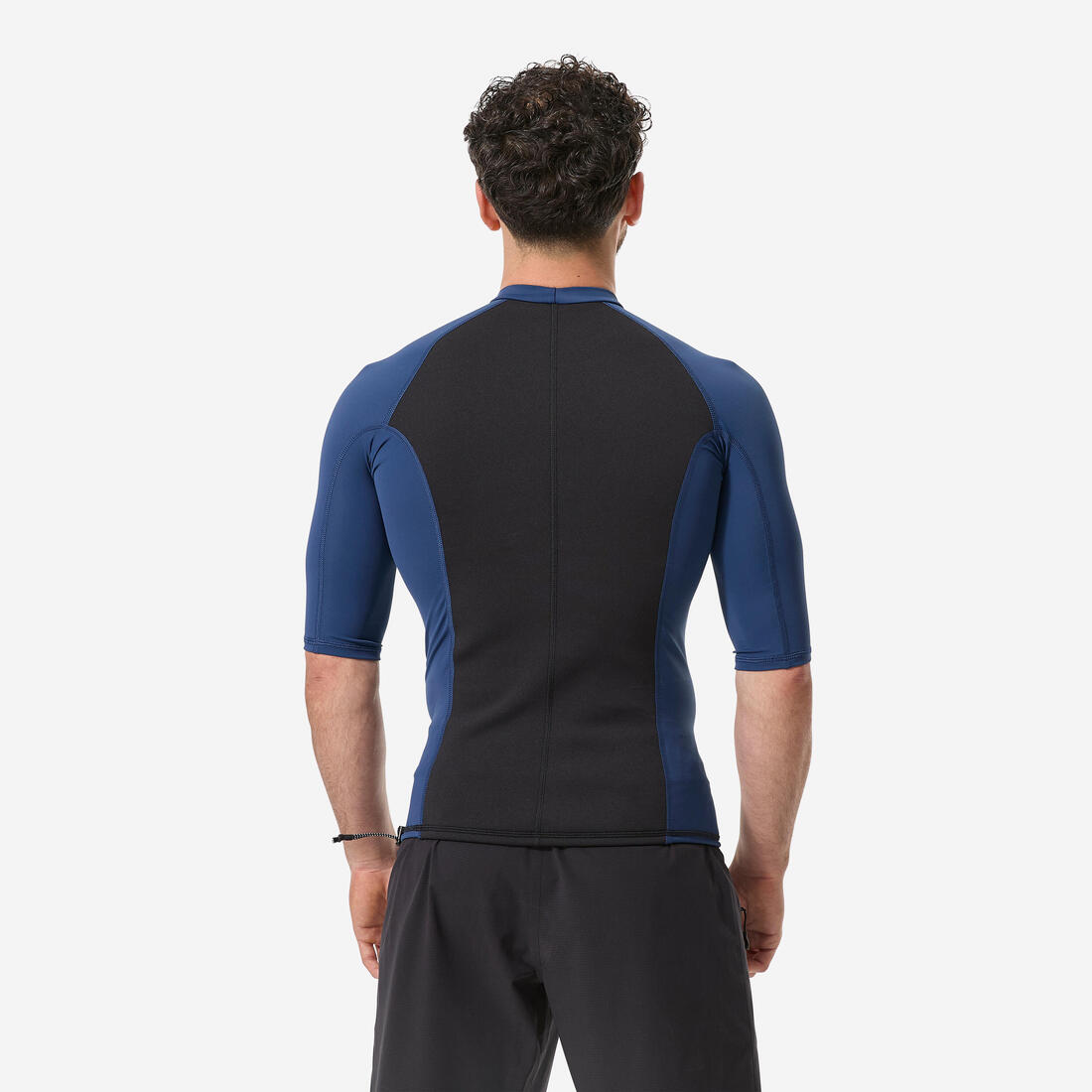 Tee-shirt anti UV surf top thermique Néoprène Lycra manches courtes homme.