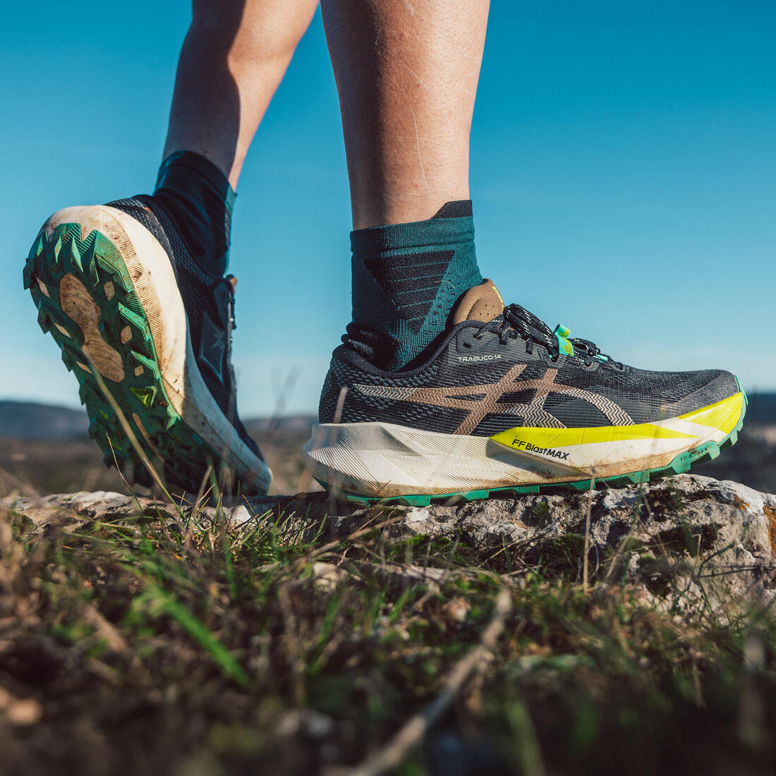Chaussures de running trail homme, Asics trabuco 14, noir et