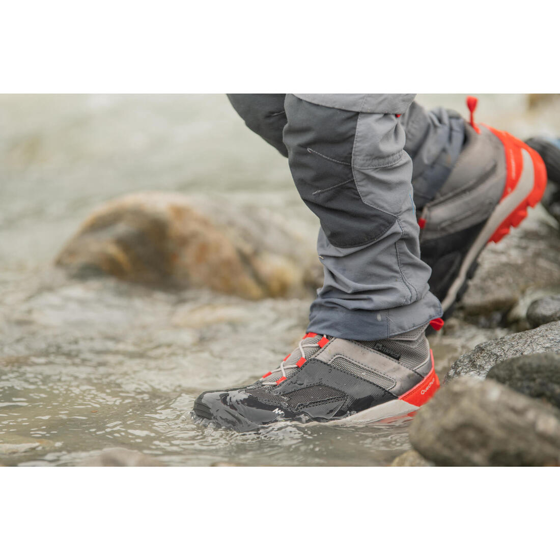 Chaussures imperméables de randonnée -CROSSROCK MID grises- enfant 28 AU 34