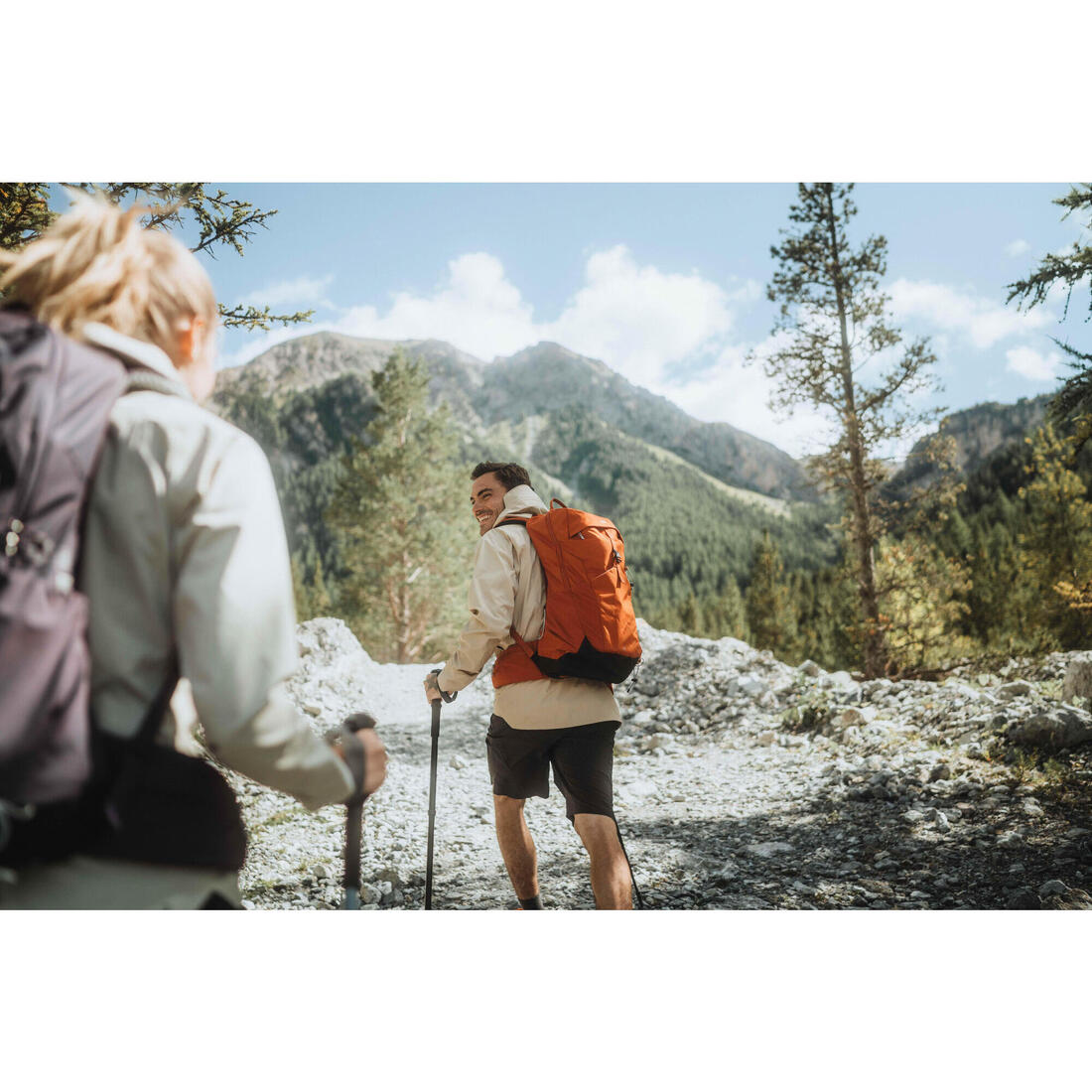 Sac à dos de randonnée ventilé 25L, MH500 khaki