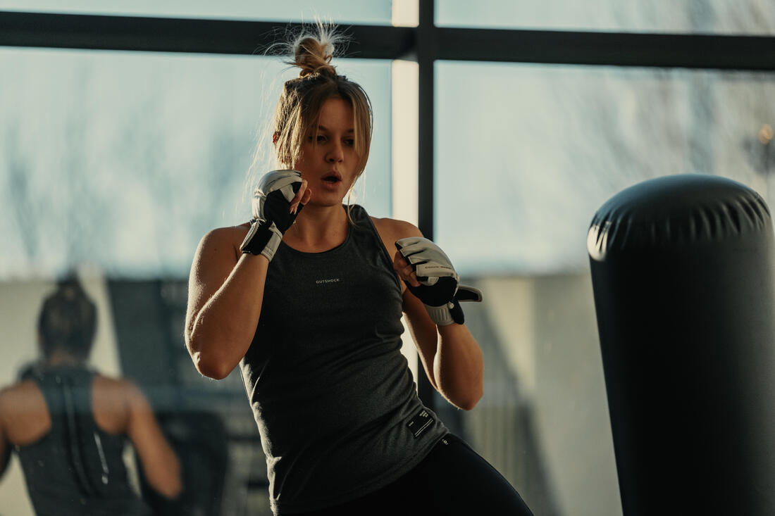 DÉBARDEUR DE BOXE FEMME 500 GRIS