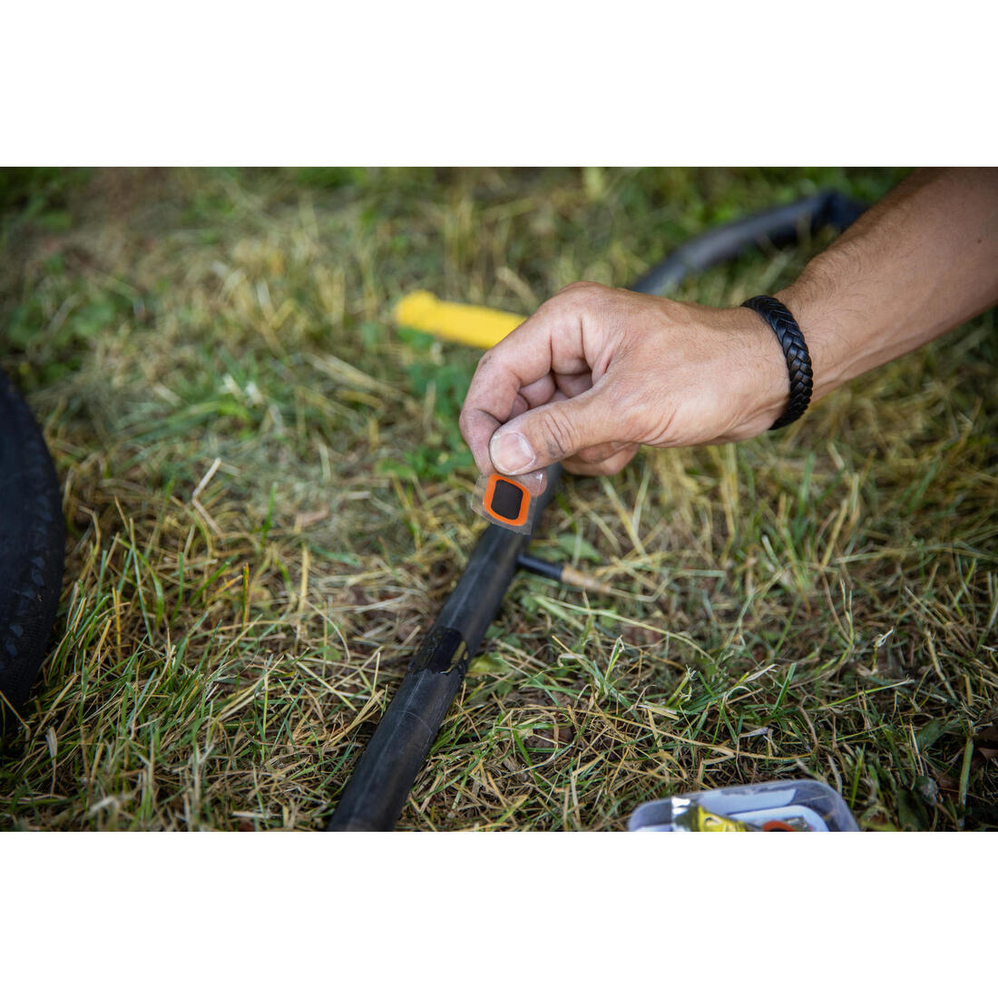 COLLE POUR PATCH DE REPARATION CHAMBRE A AIR VELO