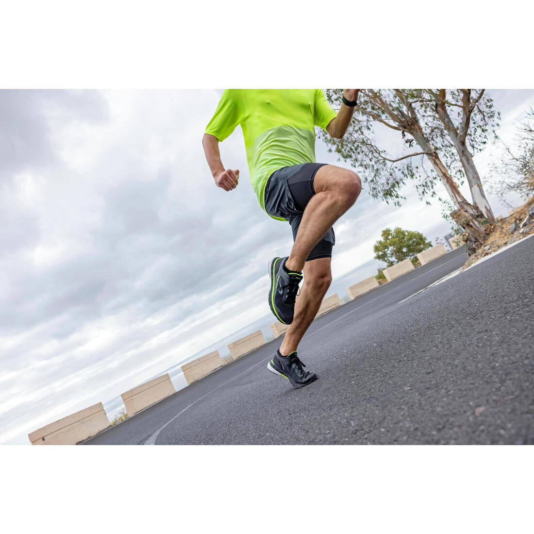 Short 2 en 1 de running Homme - KIPRUN Run 500 Confort Noir