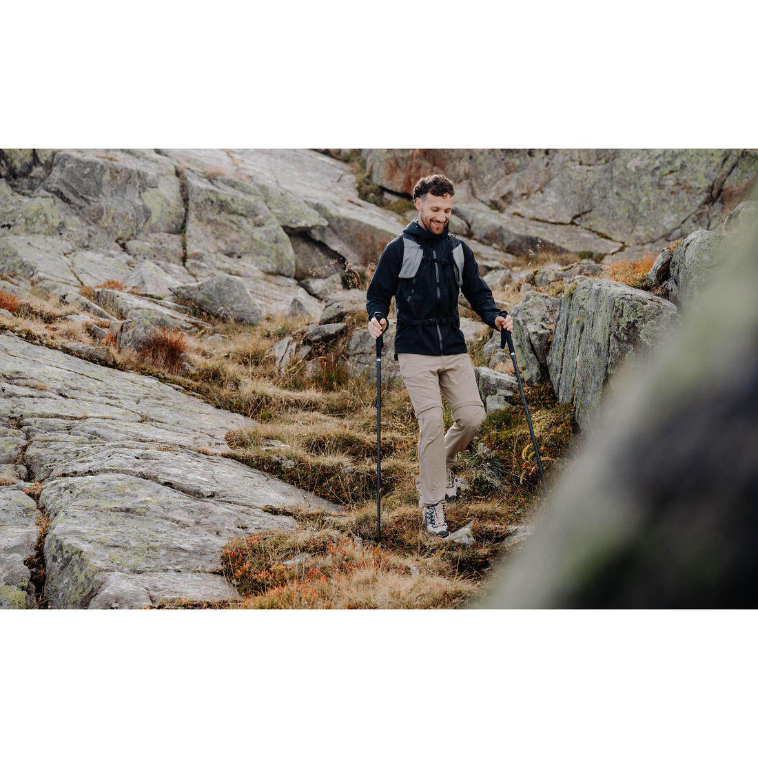 Veste imperméable et respirante de randonnée homme, MH500