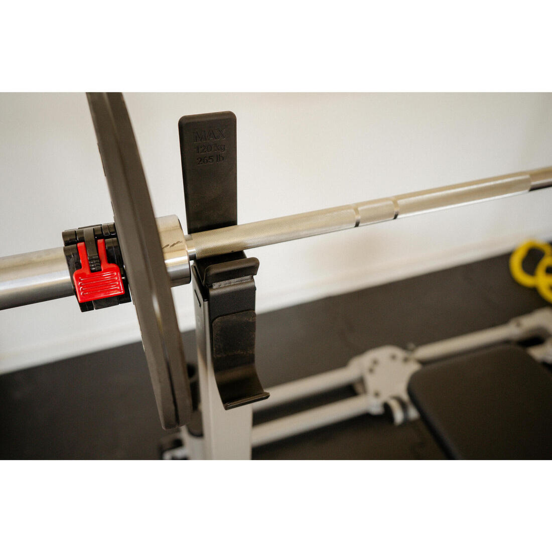 Rack de musculation 120 kg pliable en 2 sec et ultra-compact
