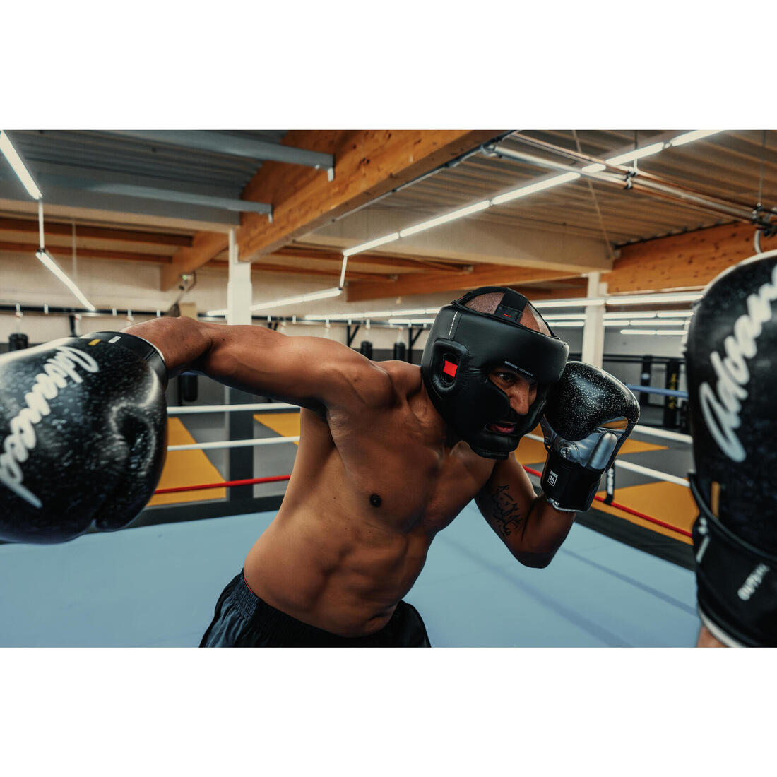 Gants de kick-boxing et muay-thaï pour pratiquants confirmés