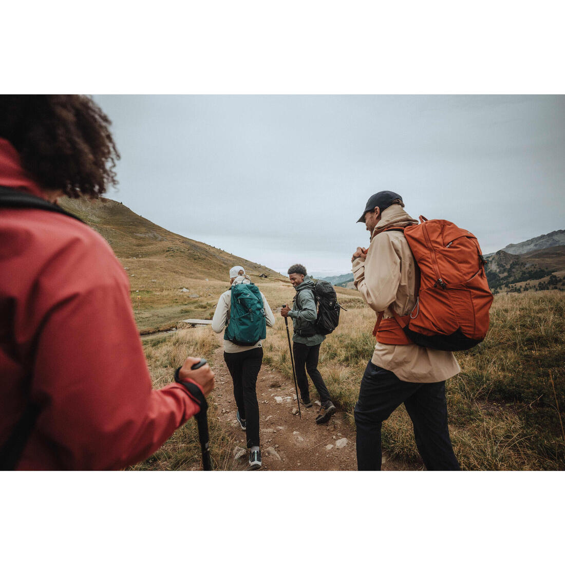Sac à dos de randonnée ventilé 25L, MH500 khaki