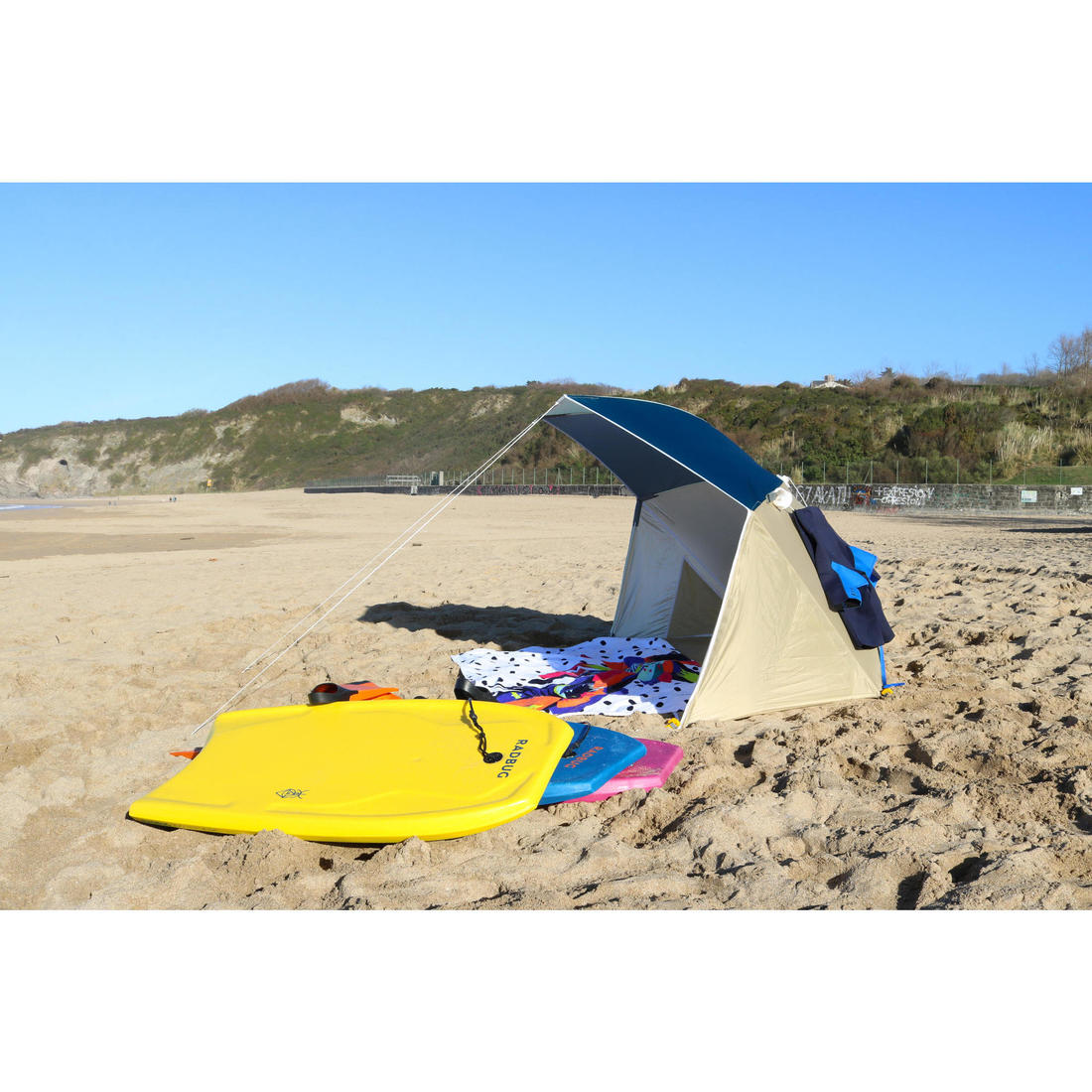 Parasol Abri plage solaire Iwiko 180 bleu jaune UPF50+ 3 places