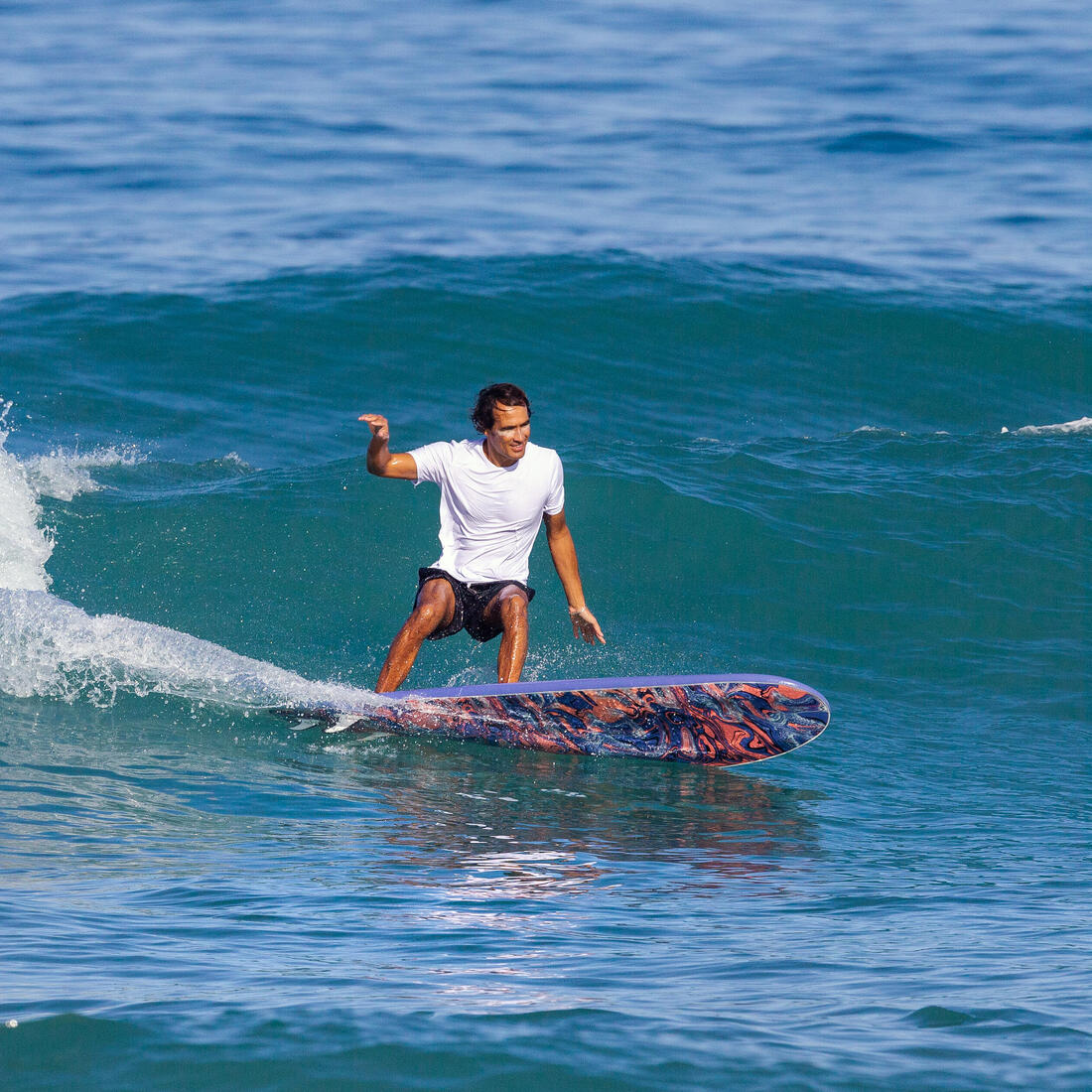 SURF MOUSSE 500 7'8". Livrée avec 1 leash et 3 ailerons