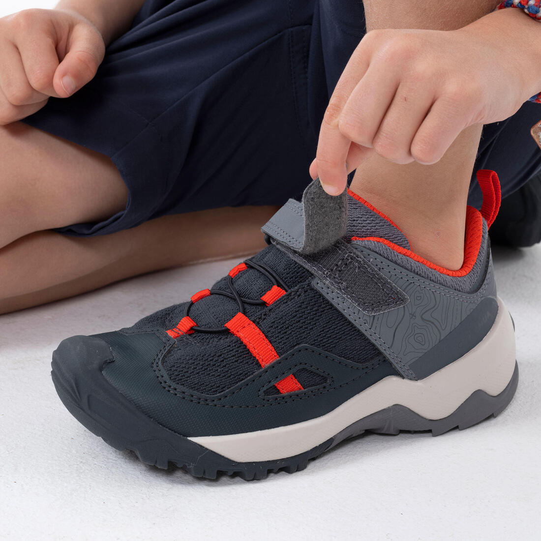 Chaussures de randonnée enfant à scratch Crossrock grise du 24 AU 34