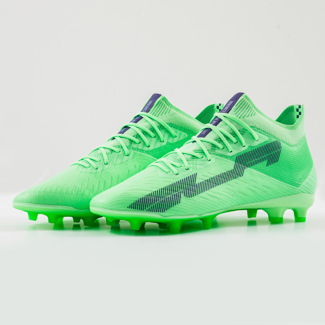 Chaussure de football adulte terrains secs CLR FG blanc et