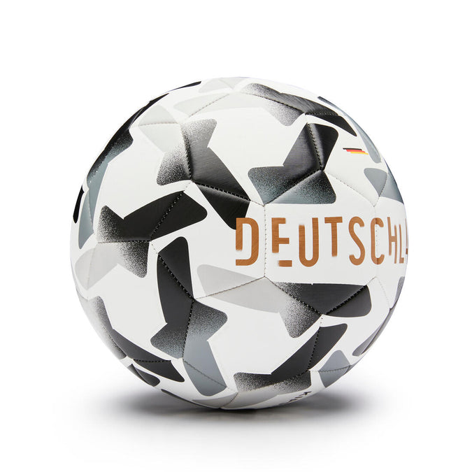 





BALLON DE FOOTBALL ALLEMAGNE TAILLE 5 2024, photo 1 of 6