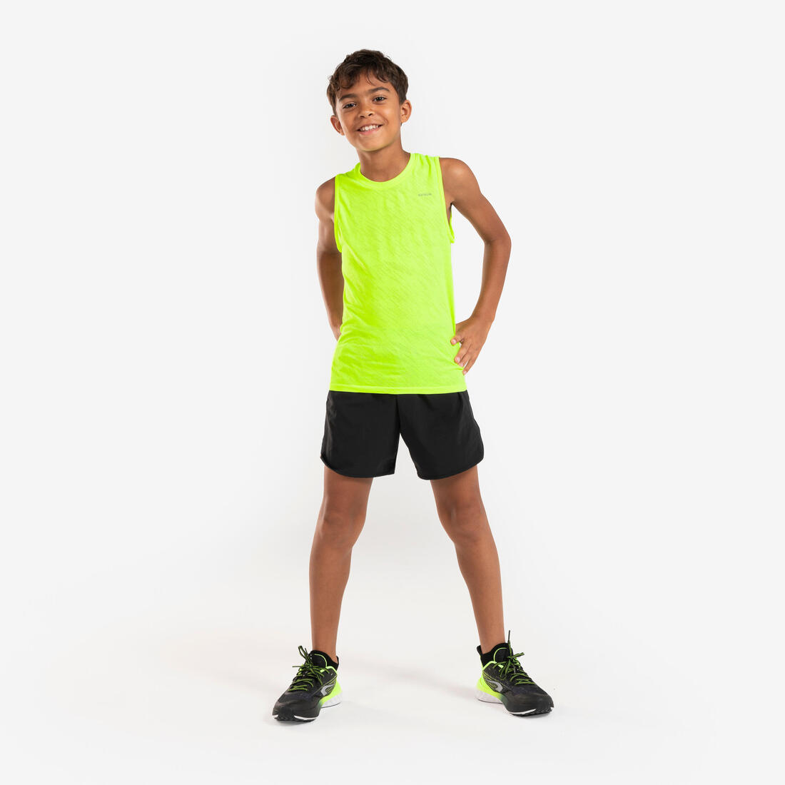 Short de Running respirant Enfant - KIPRUN dry+ 900 noir et gris