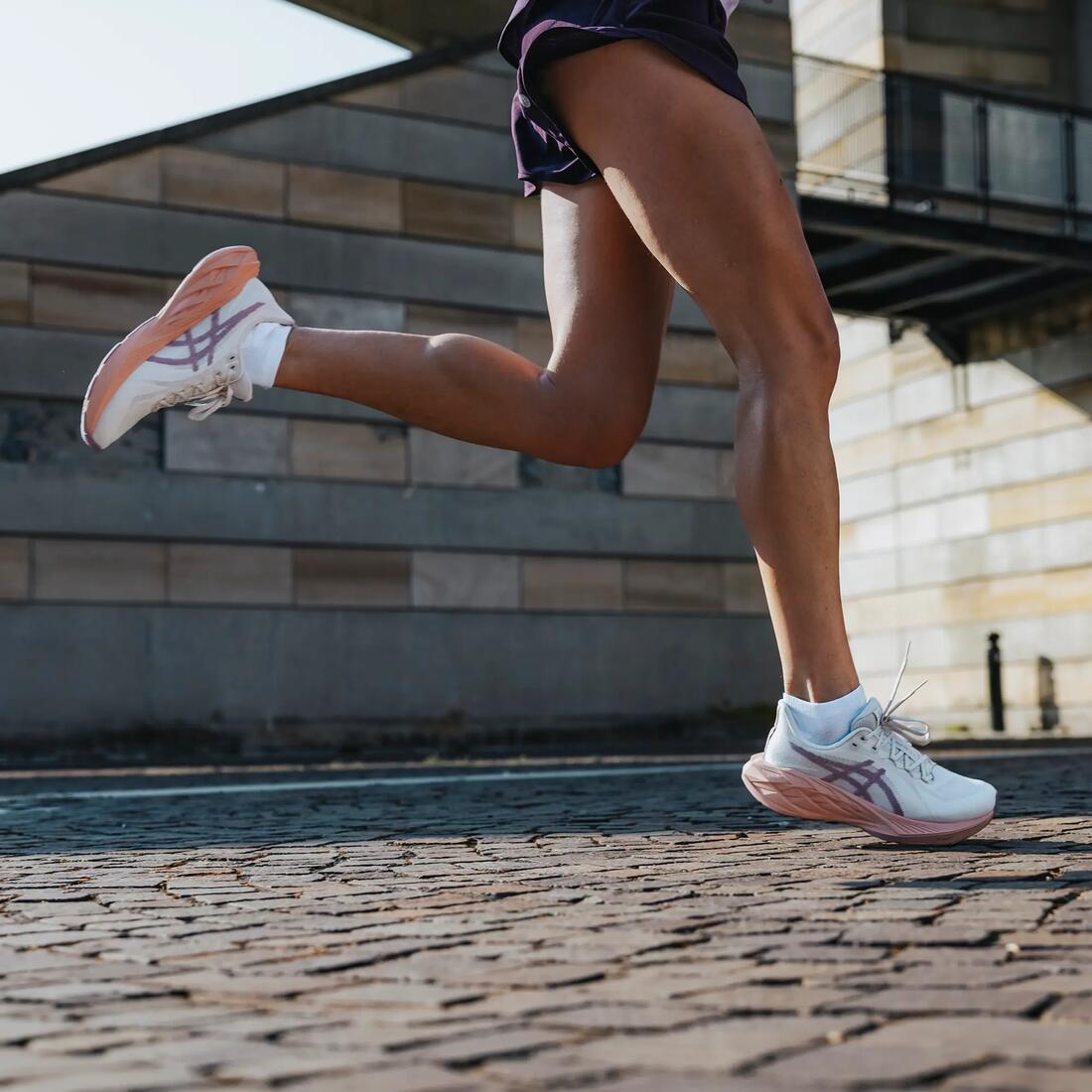 Chaussures de running route femme Asics dynablast 6