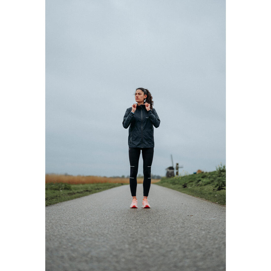Veste running imperméable Femme, Kiprun Run Rain 900 gris foncé
