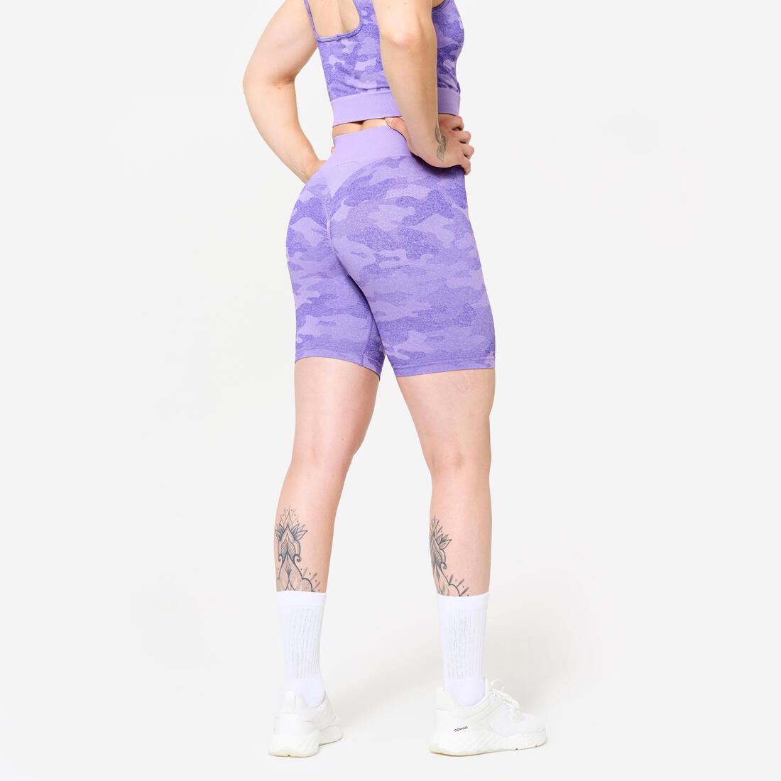 Short de fitness motif camo