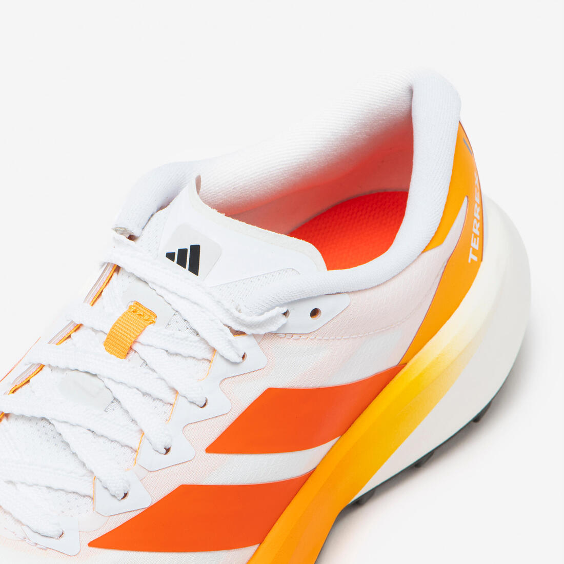 Chaussures de running trail femme, adidas agravic 4, blanc et