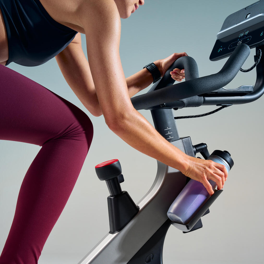 Vélo d'appartement connecté, training bike 900, garanti par Decathlon