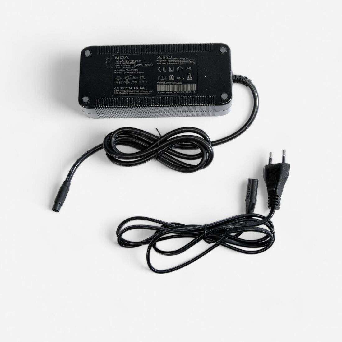 CHARGEUR 54.6V 3A VELOCARGO LONGTAIL R500