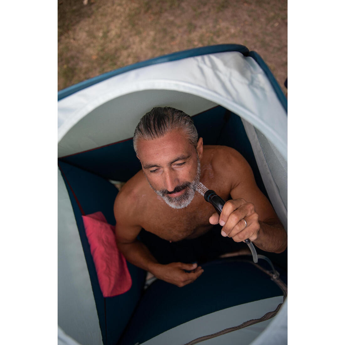 Tente et cabine de douche pour le camping - 2 secondes