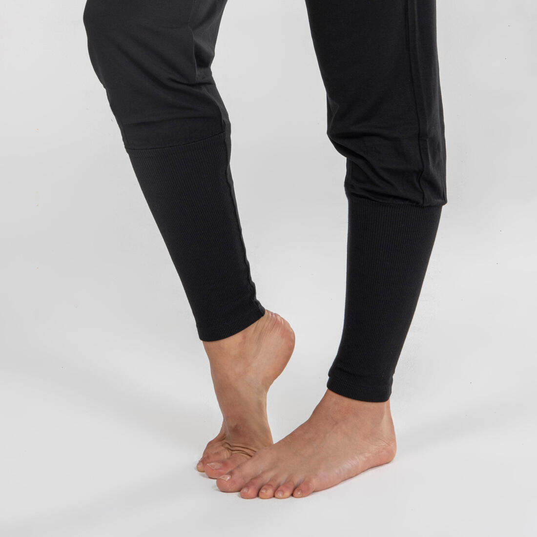 Pantalon danse moderne resserré dans le bas de jambe femme - noir