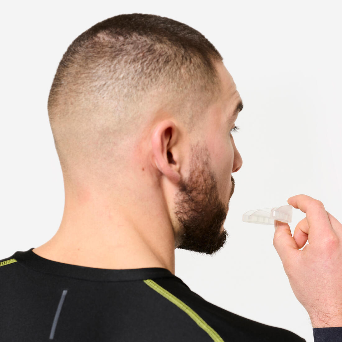 Protège-dents de boxe et arts martiaux adulte mono-matière.