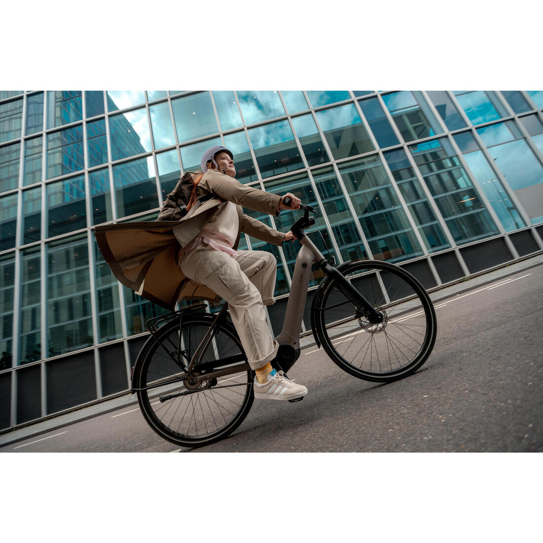 Vélo ville électrique à moteur automatique owuru cadre bas LD 940 E connect