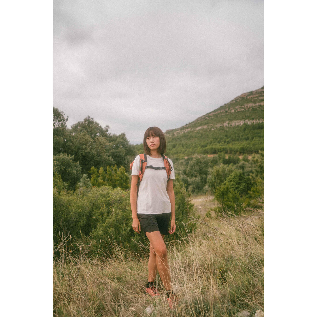 T-shirt de randonnée manches courtes femme, MH500