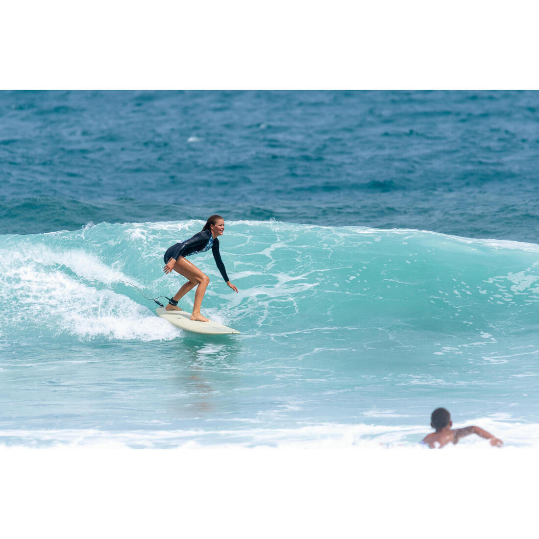 SURF 500 Hybride 6'4"  , livrée avec 3 ailerons .