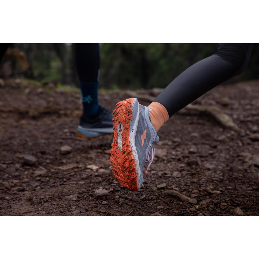 Chaussures de route et trail running femme, Kiprun Kipcore gravel gris et