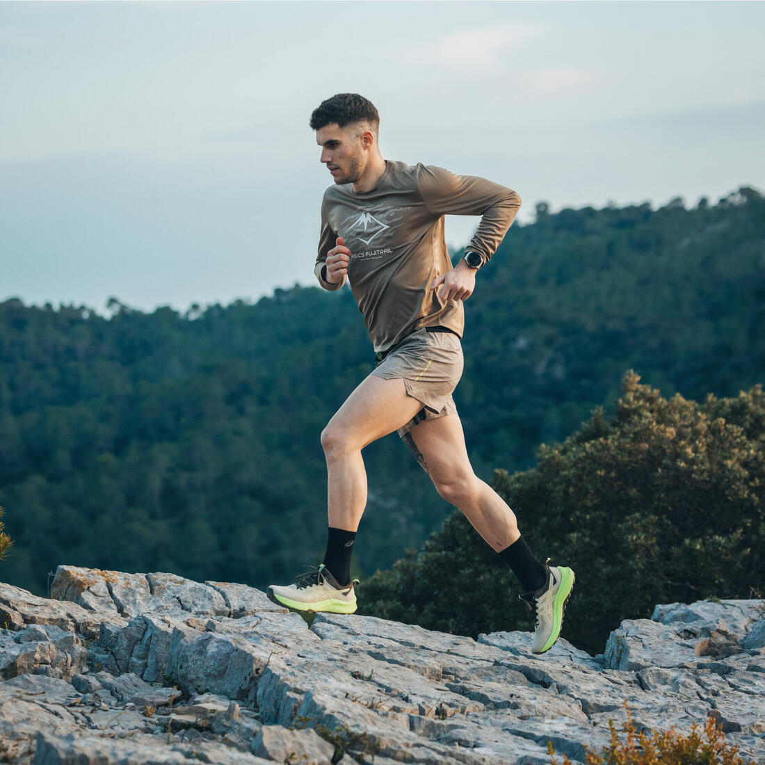 Chaussures de running trail femme, Asics trabuco terra 2, noir vert et