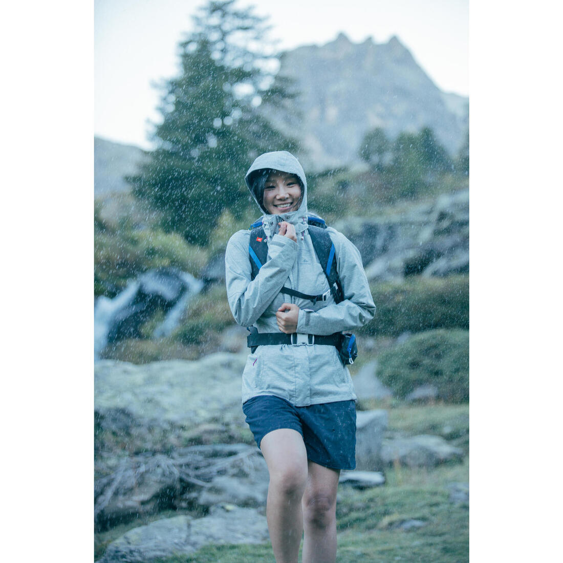 Veste de randonnée imperméable femme, MH100