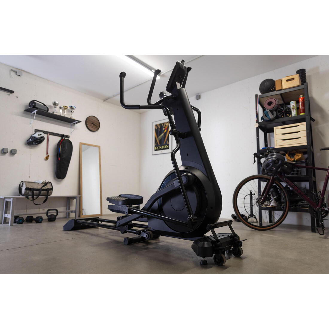 Elliptique roue avant 700 pliable, auto-alimenté et connecté