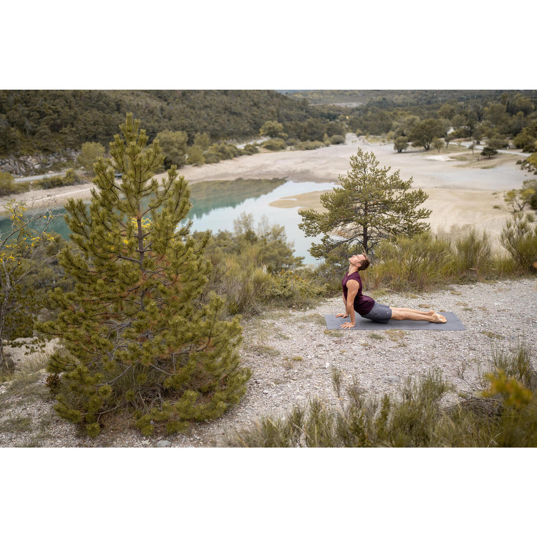 Tapis et sur-tapis de yoga 180cm x 62cm x 1,3 mm adhérent et pliable, gris